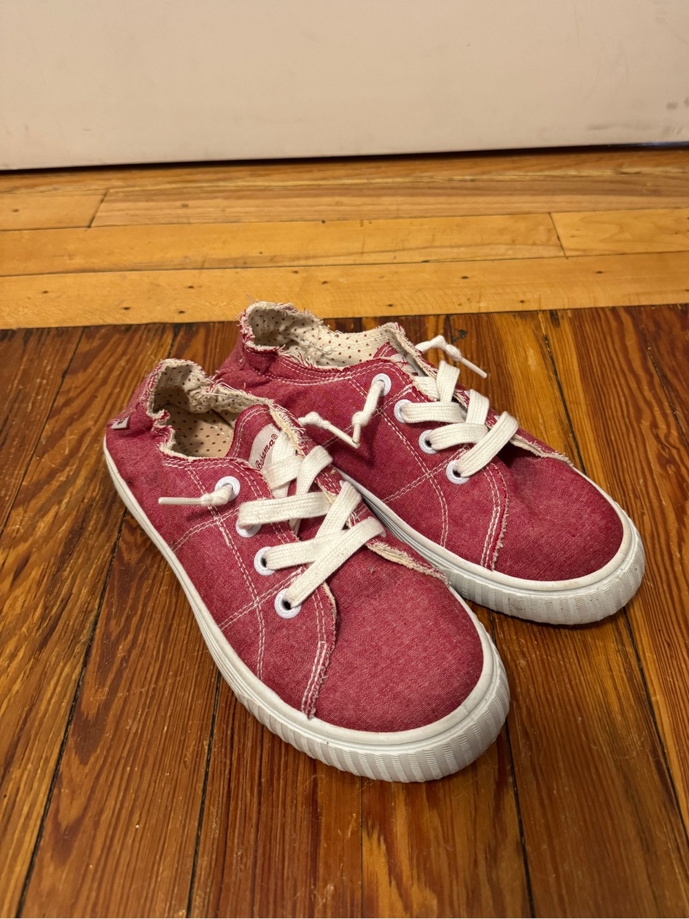 Women’s Casual Slip On Sneakers in Red